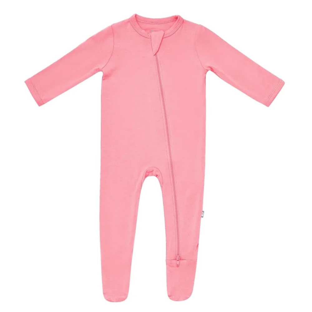 VGUC Kyte baby zippered footy in Rose